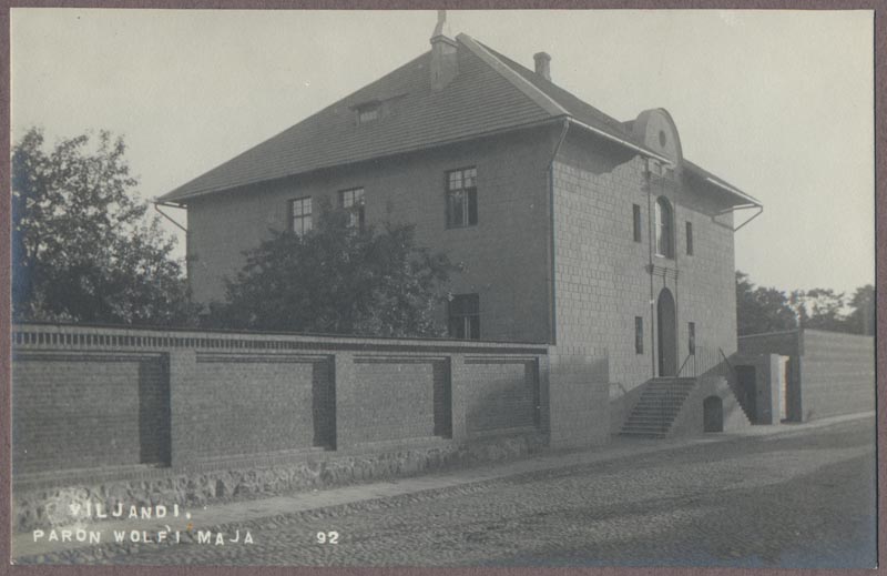 foto albumis, Viljandi, parun Wolff´i maja, Jakobsoni tn, u 1915, foto J. Riet