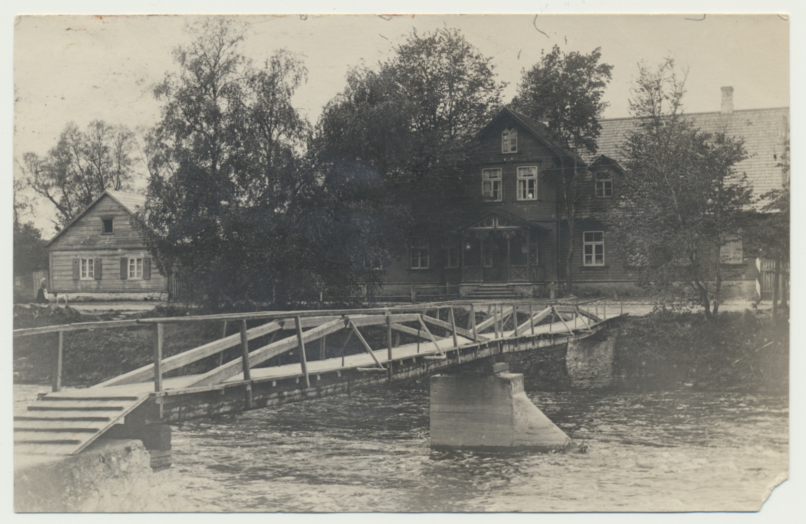 foto, Põltsamaa, Õpetajate sild, kohtumaja, u 1930, foto A. Mik
