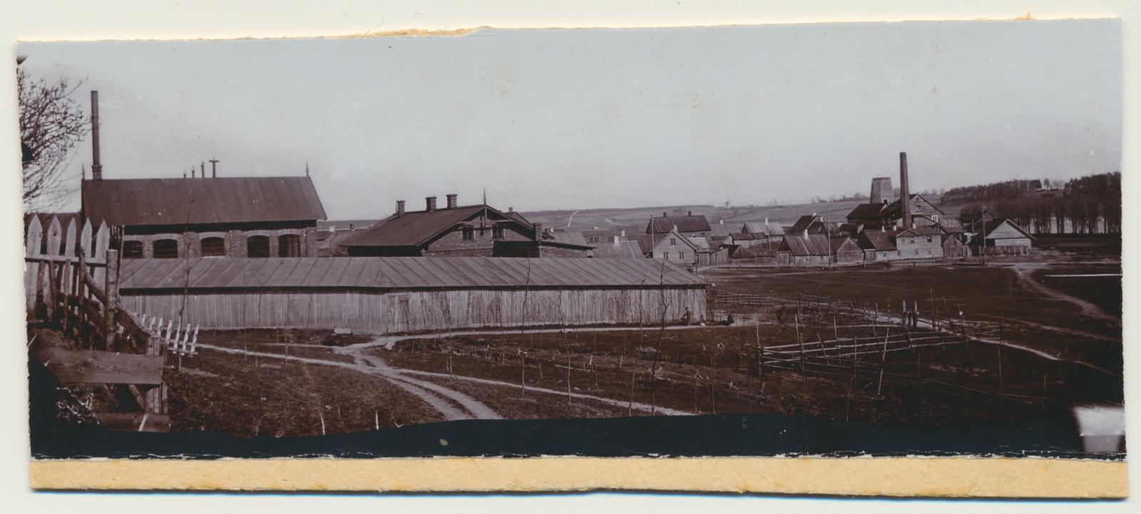foto Viljandi tapamaja ja A.Rosenbergi auruveski u 1900, peegelpildis