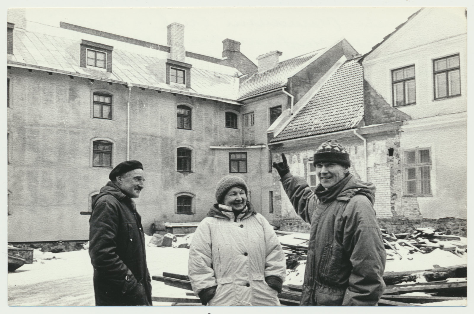 foto, Viljandi muuseum, ehitus, õu, 1994, foto E. Veliste