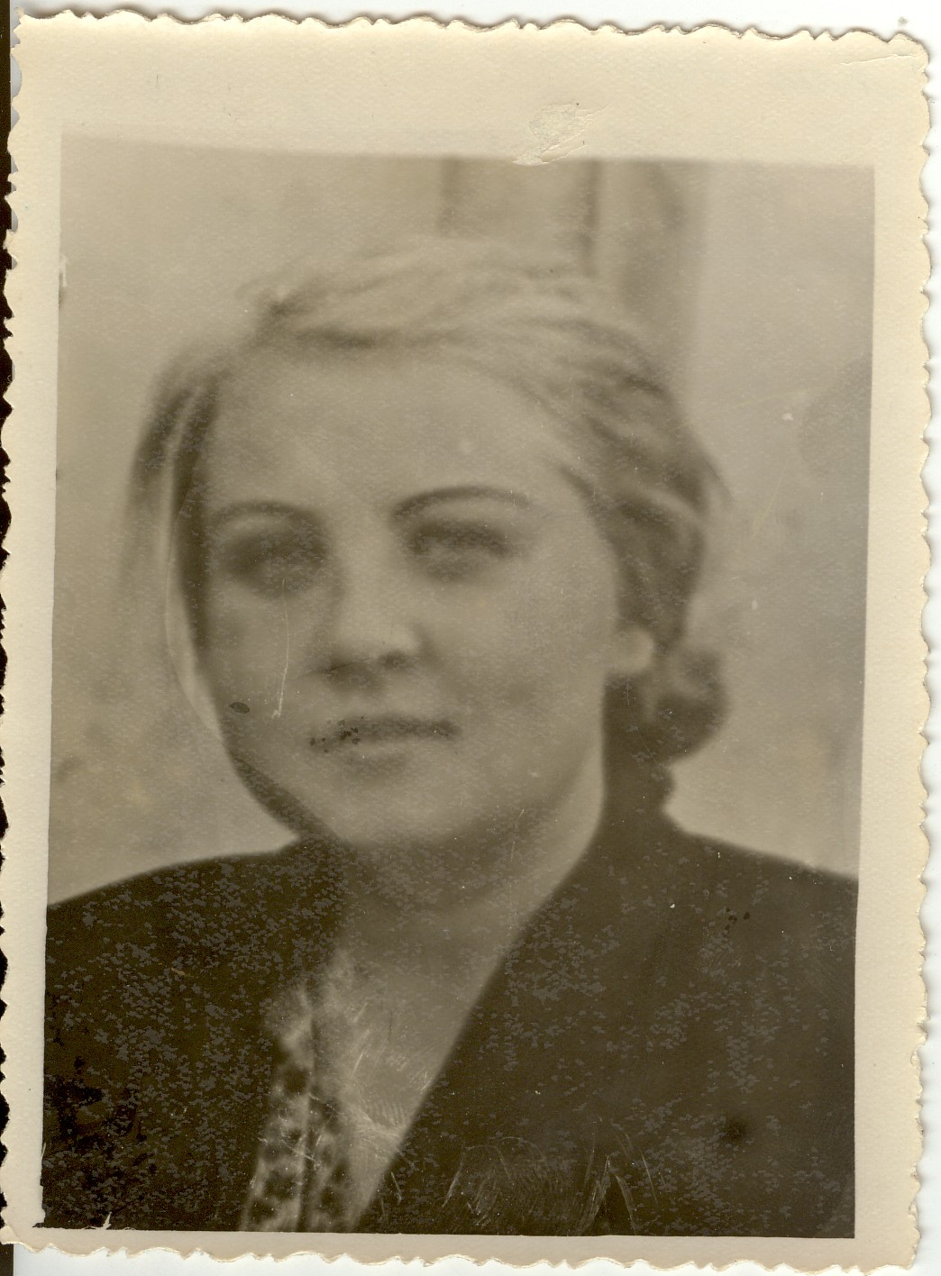 fotoportree, Paide Keskkooli emakeeleõpetaja  Mai Hiiemäe  1950-ndatel a.