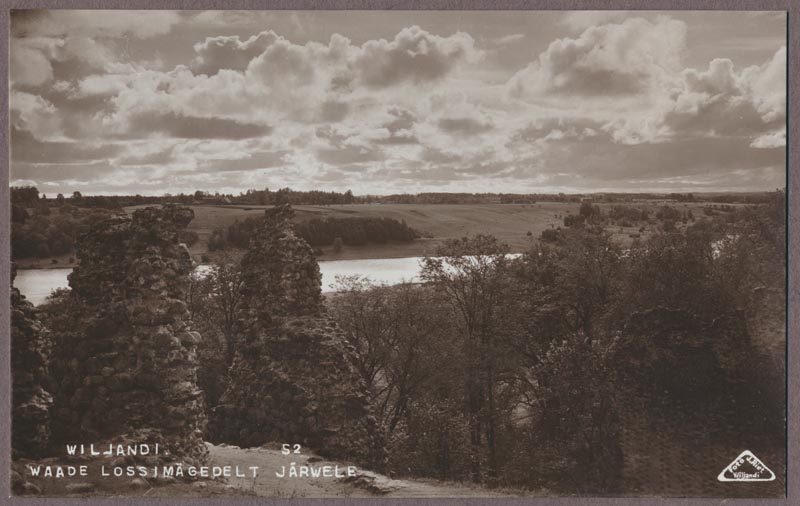foto albumis, Viljandi, järv, vastaskallas lossimägedest, u 1920, foto J. Riet