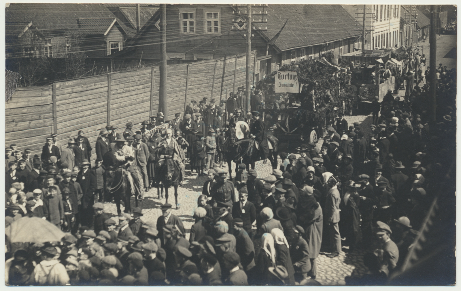 foto, Viljandi, Posti tn, karnevali rongkäik, u 1920