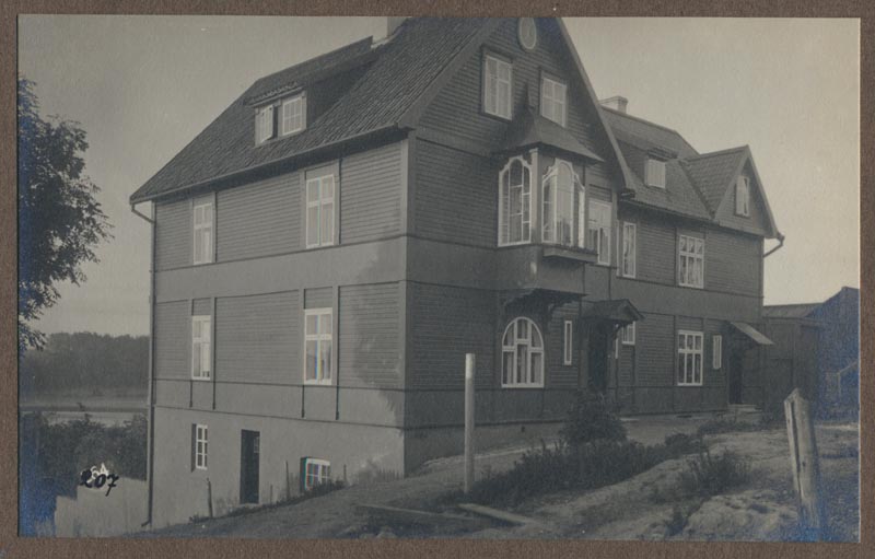 foto albumis, Viljandi, Roosi tn 6, u 1915, foto J. Riet