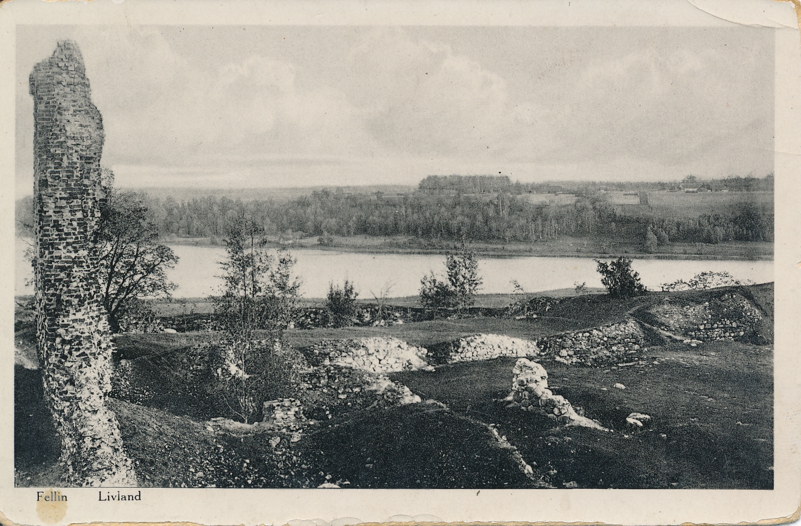 foto Viljandi lossimäed, järv