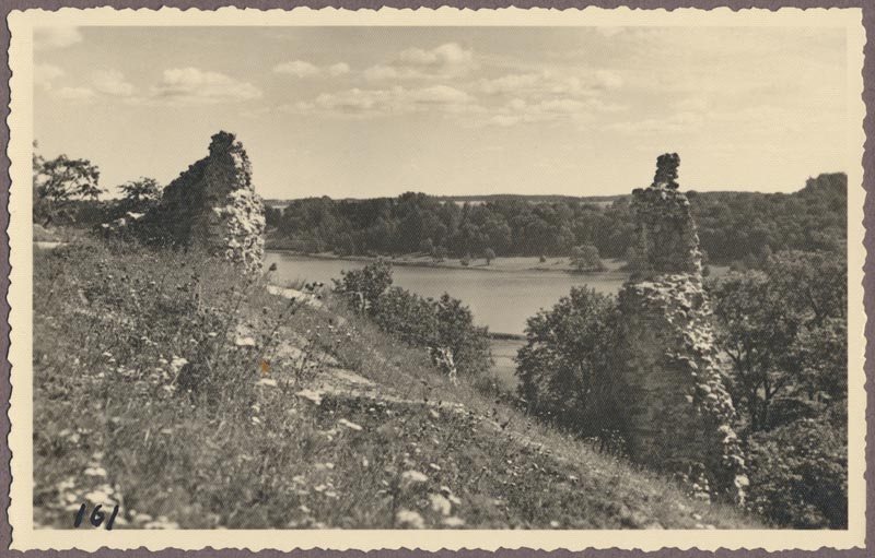 foto albumis, Viljandi, II Kirsimägi, järv, vastaskallas, u 1915, foto J. Riet