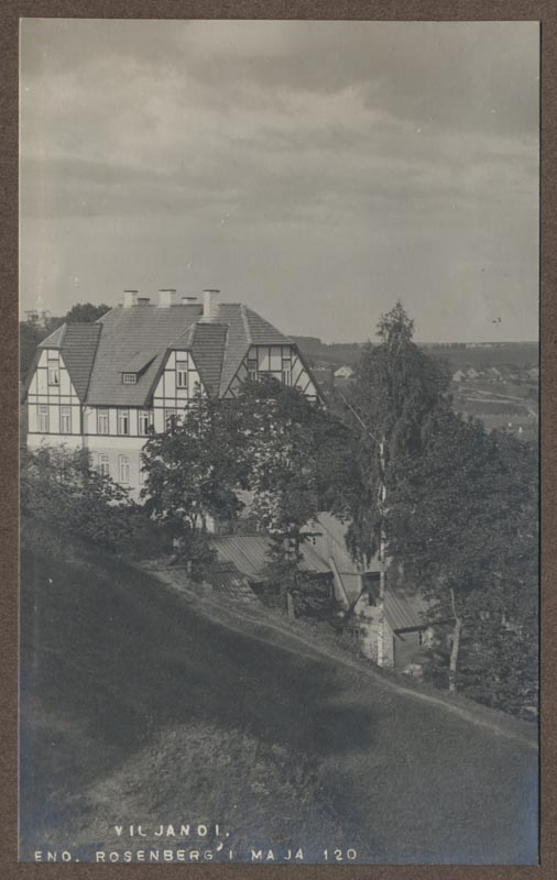 foto albumis, Viljandi, G. Rosenbergi maja, Pikk tn 33, u 1915, foto J. Riet