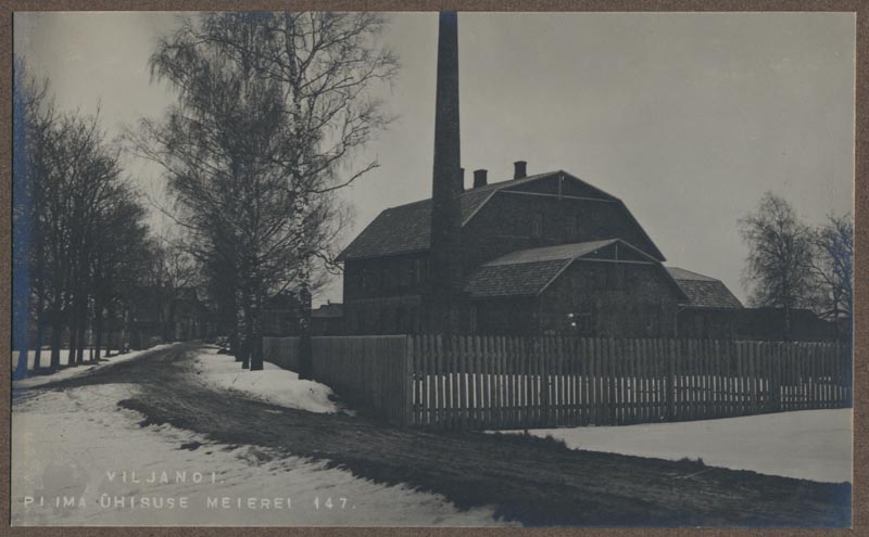 foto albumis, Viljandi, meierei (Raua tn), u 1915, foto J. Riet