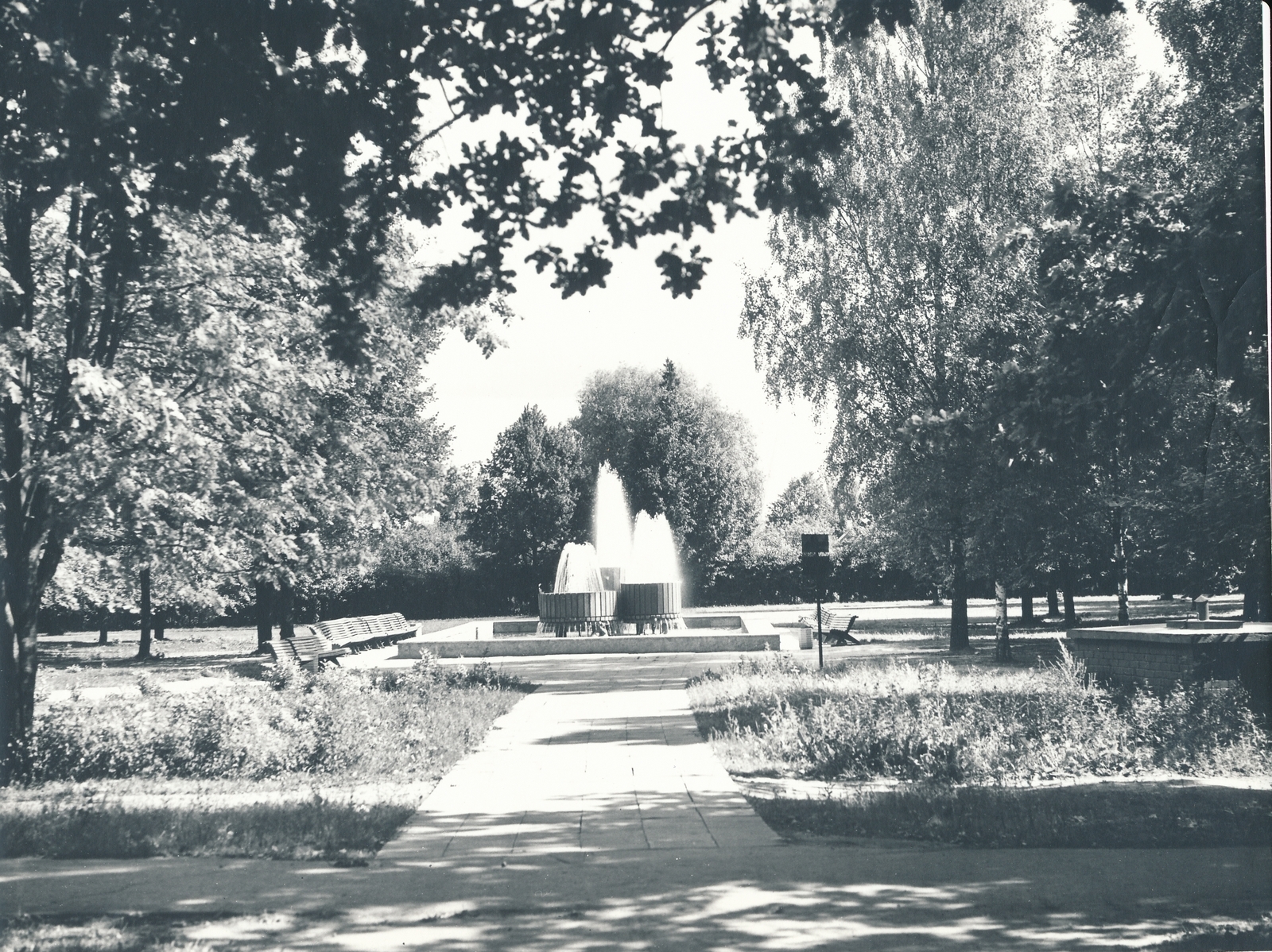 foto, Viljandi, Pioneeride park, purskkaev, 1983, foto K. Kuusk