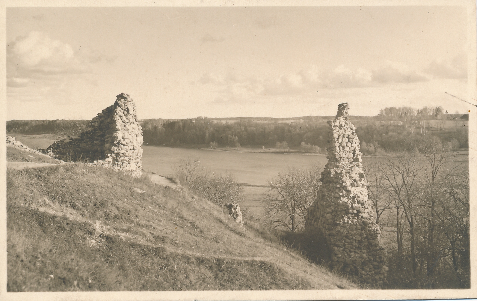 foto vaade Viljandi lossimägedest järvele u 1935