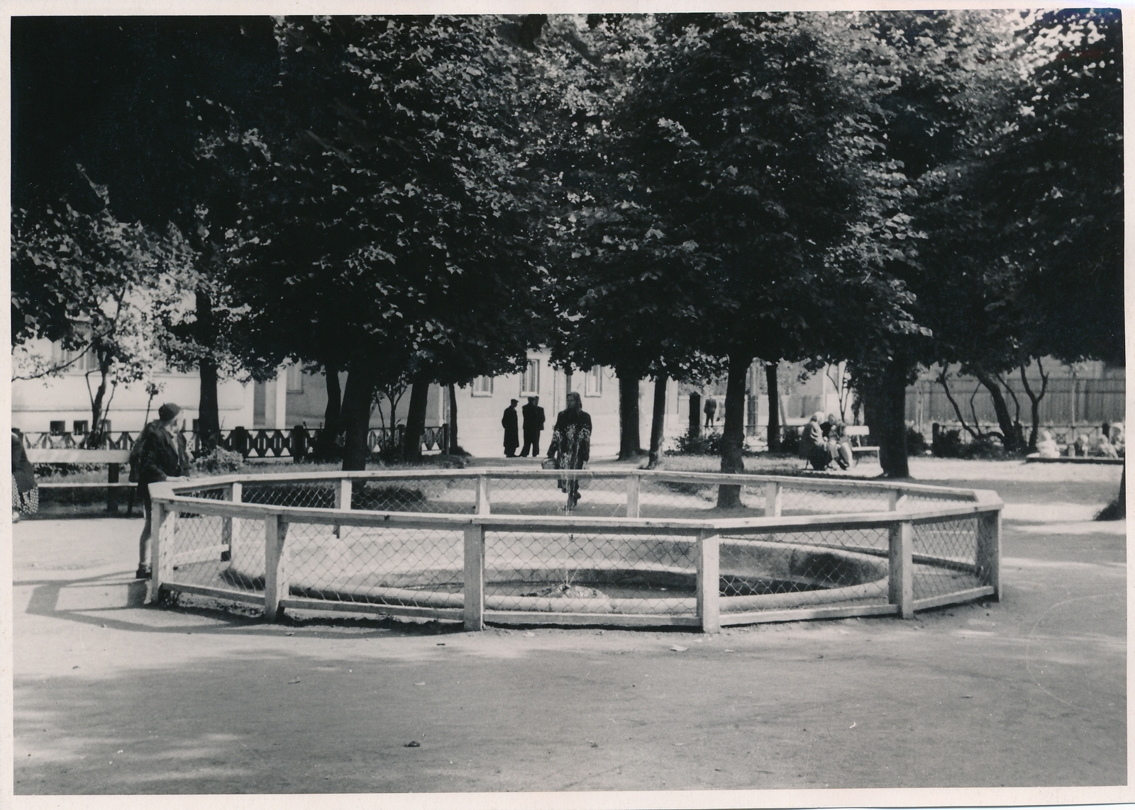 foto, Viljandi, Lastepark, purskkaev, u 1960, foto A. Kiisla