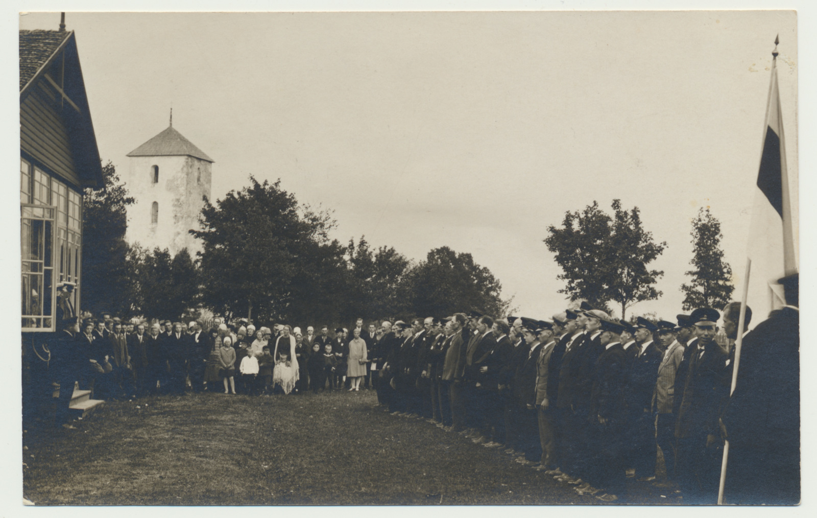 foto, Viljandimaa, Pilistvere, pastoraat, ees rahvahulk, u 23.06.1930?