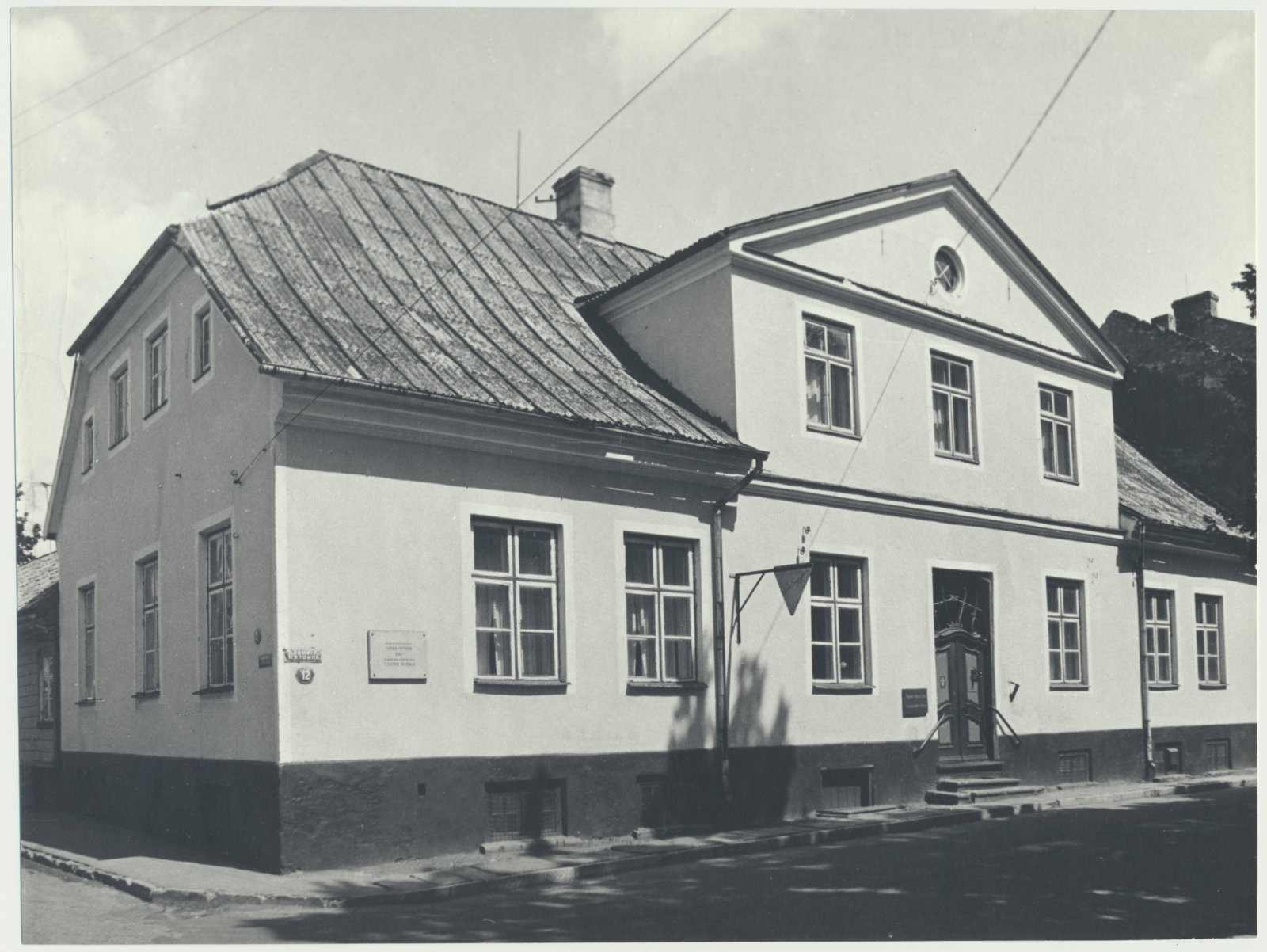 foto, Viljandi muuseumi hoone, J. Tombi plats, 1983 F K. Kuusk