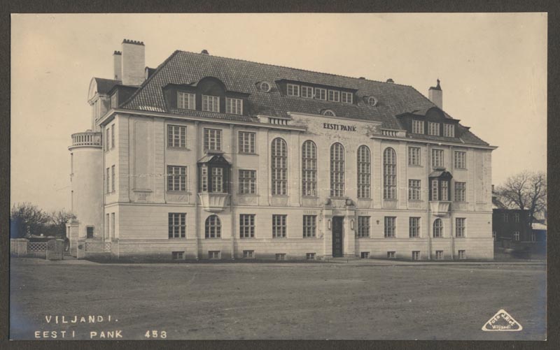 foto albumis, Viljandi, pangahoone, u 1930, foto J. Riet