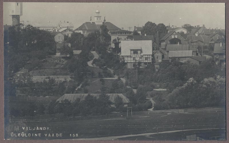 foto albumis, Viljandi, Trepimägi, linna majad, u 1915, foto J. Riet