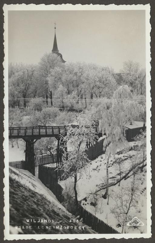 foto albumis, Viljandi, lossimäed, Varesesild, eemal Jaani kirik, talv, u 1935, foto J. Riet