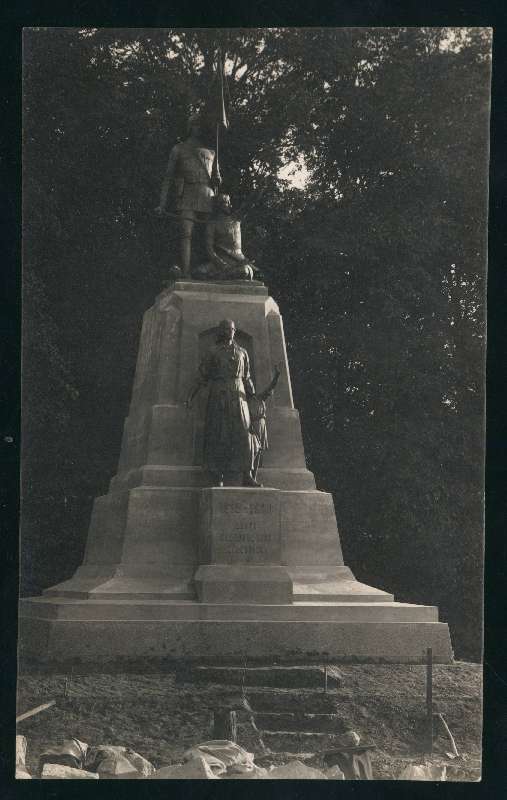 fotopostkaart, Viljandi, Eesti Vabadussõjas langenute mälestussammas, enne avamist, august? 1926, foto A. Järvekülg (Viljandi)