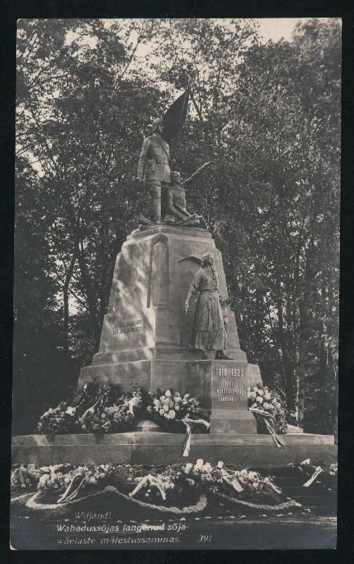 fotopostkaart, Viljandi, Eesti Vabadussõjas langenute mälestussammas, pärjad, avamine, 19.09.1926, foto J. Riet