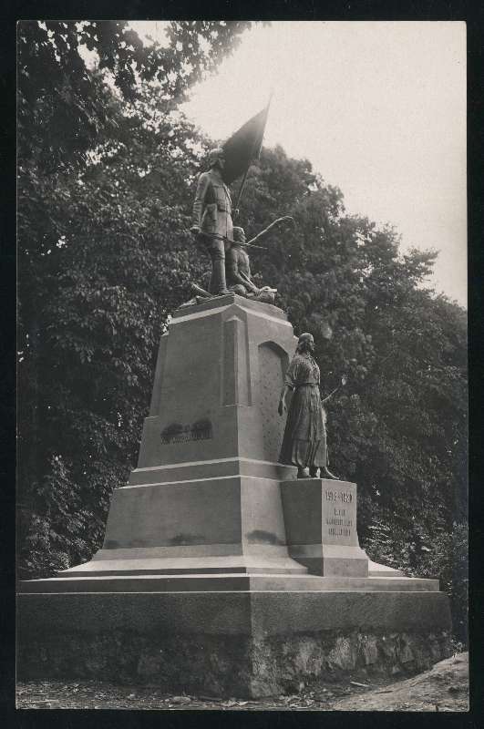 fotopostkaart, Viljandi, Eesti Vabadussõjas langenute mälestussammas, enne avamist, august? 1926