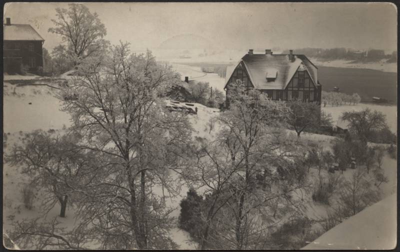 fotopostkaart, Viljandi, paremal G. Rosenbergi maja (Pikk tn 33), järv, I Kirsimäe poolt, u 1910 talv, foto J. Riet