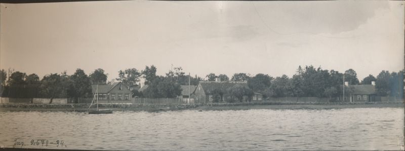 Foto. Dampfi album. Vaade Õhtu-Kaldale lahe poolt, majad nr. 7 - 11.1932.