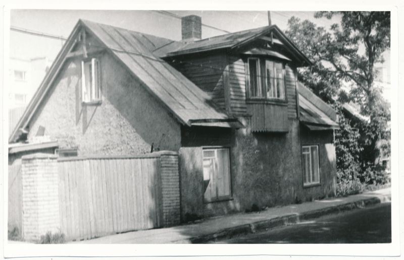 Foto. Maja Haapsalus, Kalda 12.  02.07.1980, Asta Veenpere.