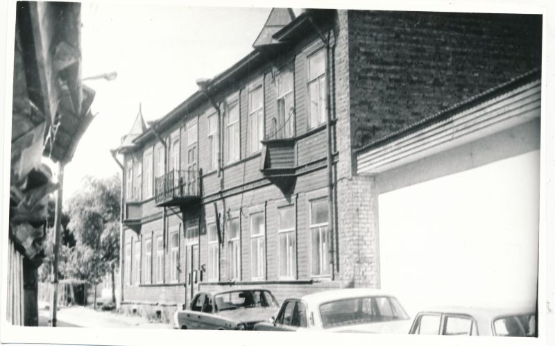 Foto. Maja Haapsalus, Wiedemanni 22. Lammutatud.  02.07.1980, Asta Veenpere.