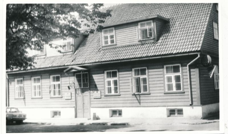Foto. Maja Haapsalus, Karja 2 (pildistamise ajal Võidu 2).  02.07.1980, Asta Veenpere.
