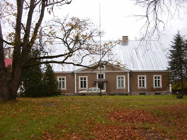 Main building of Saarde Pastorage