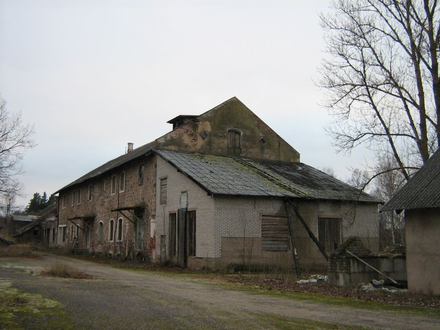 Tarvastu Manor wine factory-härjalla, 19th century.