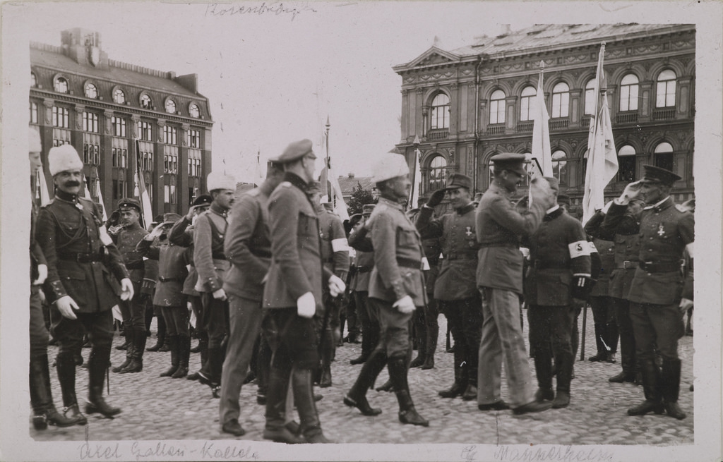 Picture of parade on the 16th of May, 1919