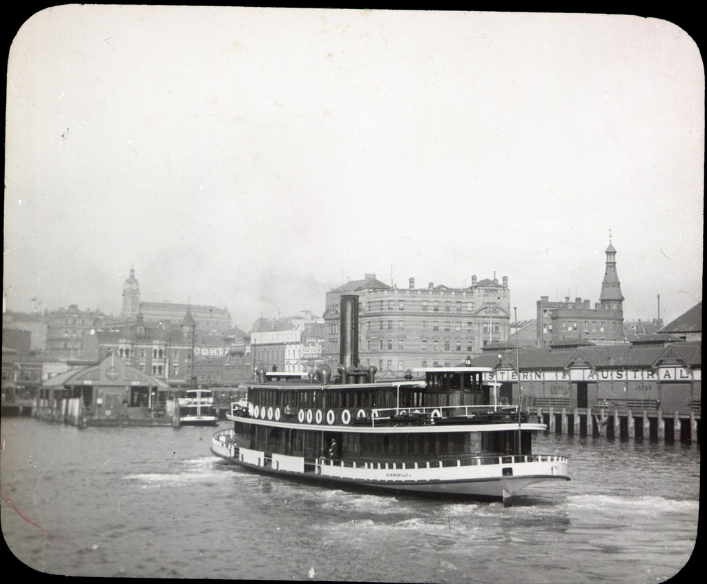 SS Kiribilli ferry entering Circular Quay