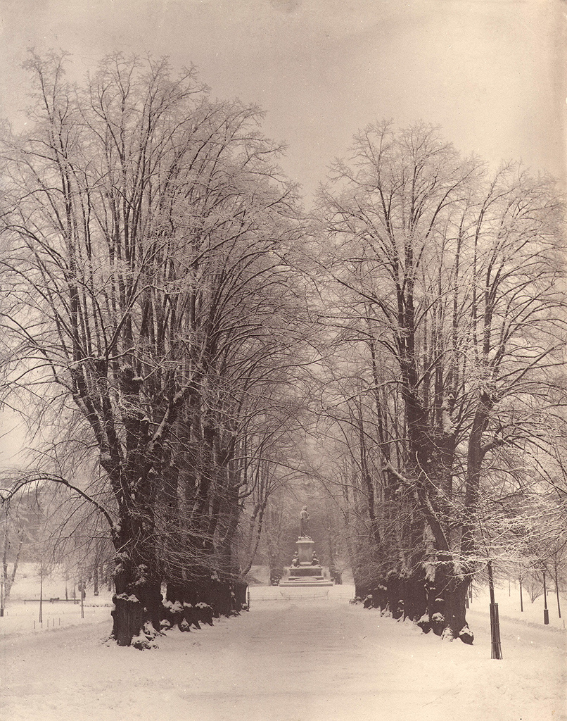 Snowy Humlegården Park, Stockholm, Sweden