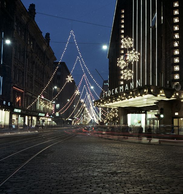 Aleksanterinkadun joulukatu.; Aleksanterinkadun alkupää, Stockmann.