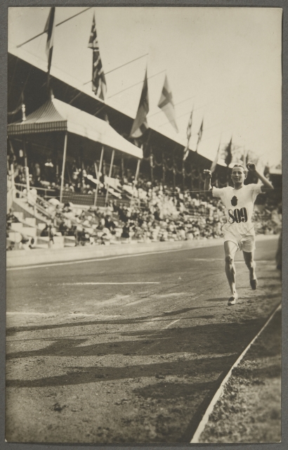 Hannes Kolehmainen arrives as a winner to the goal at the 10 000 meters of the Stockholm Olympics