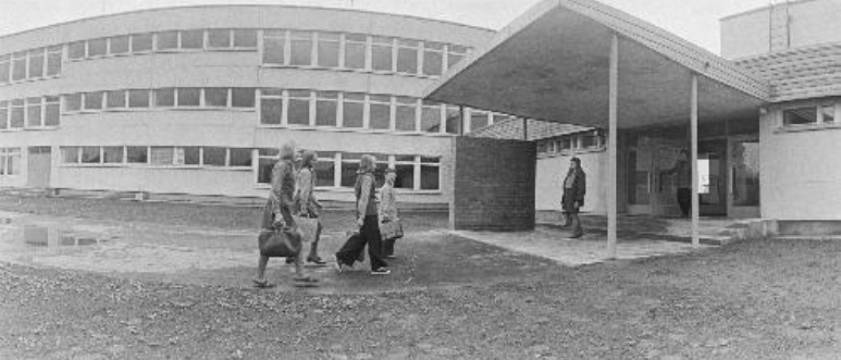 External view of the Palamuse secondary school building called o. Lutsu. 09.1975