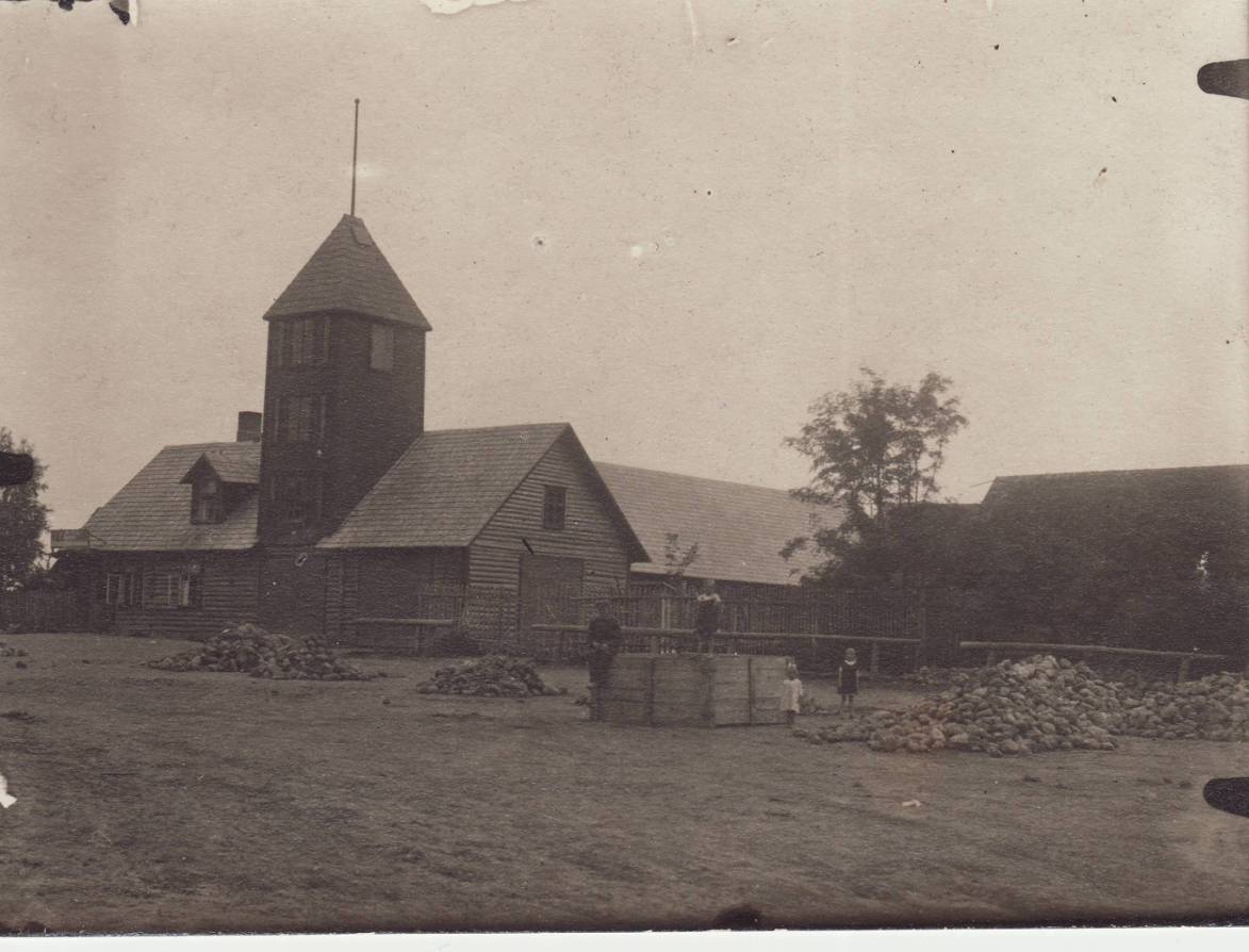 Jõgeva fire extinguishing house and marketplace before covering with egg stone