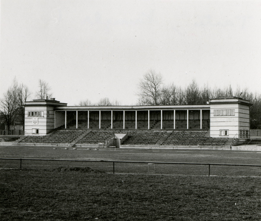 Tamme staadion Tartus, vaade staadionilt tribüünile. Arhitektid Arnold Matteus, Voldemar Tippel