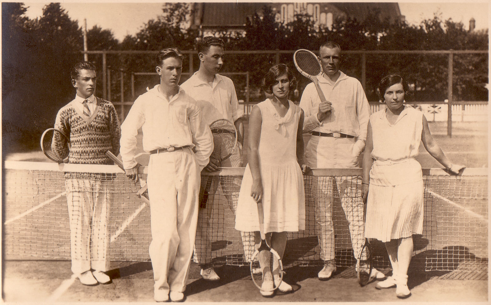 Grupp Pärnu tennisiste