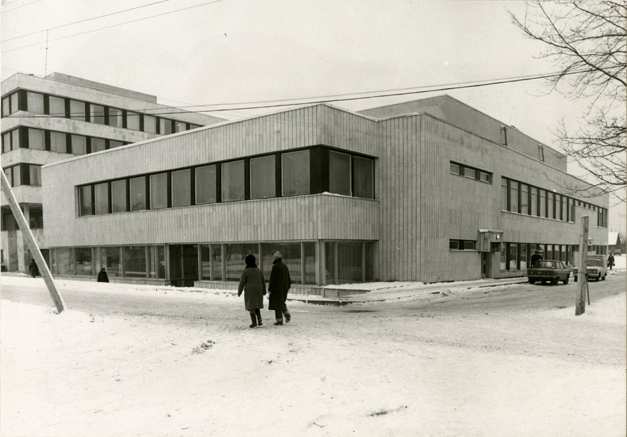 Kontorihoone Raplas, 4 hoone vaadet. Arhitekt Helgi Margna