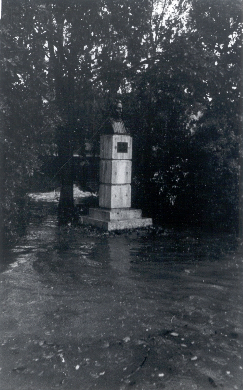 Foto. C. A. Hunniuse ausammas Haapsalus suurvee ajal. Aug. 1967.