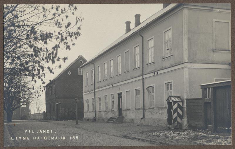 foto albumis, Viljandi, Väike tn 6, haigla u 1905 foto J.Riet