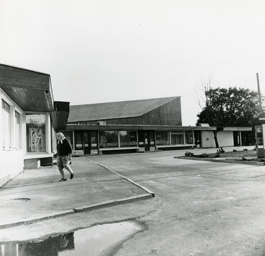 Viiratsi kaubanduskeskus, eestvaade. Arhitekt Valve Pormeister