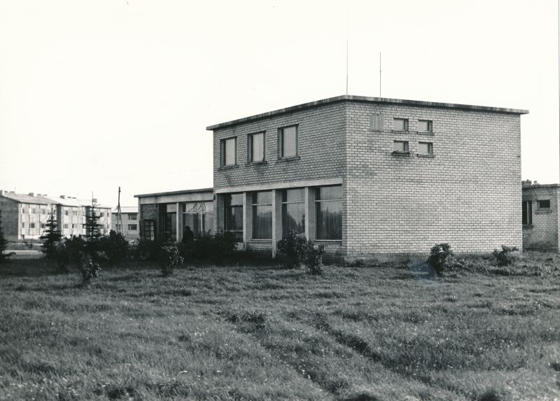 Foto. Haapsalu KEK i ehitustegevus. Sutlepa kauplus-söökla, 1981.