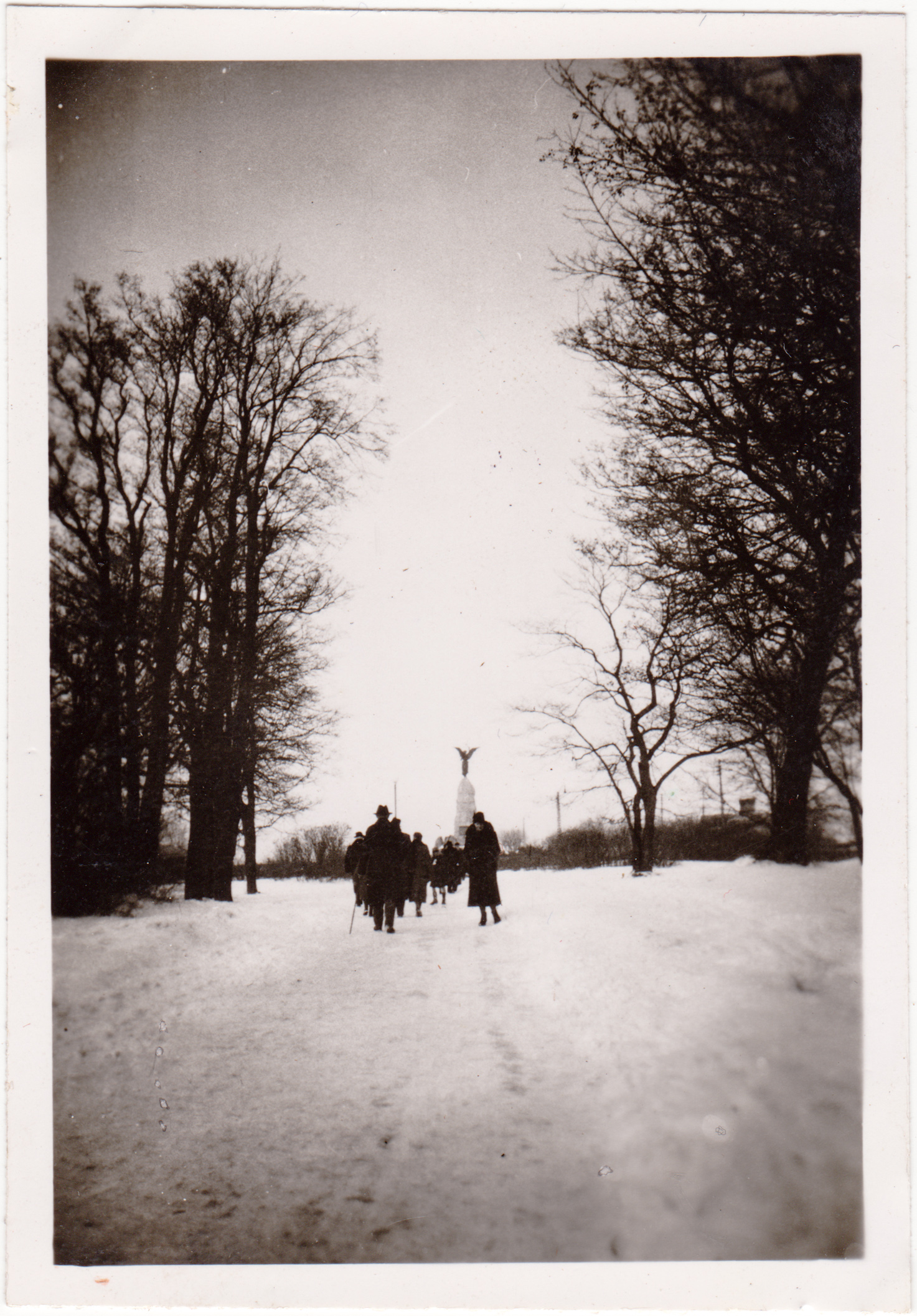 Tallinn, Kadrioru Park, Russalka, March 1940