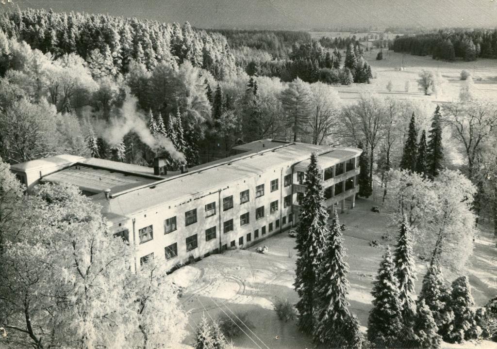 Taagepera Tuberkuloosi Sanatooriumi II ravikorpuse vaade Lossitornist