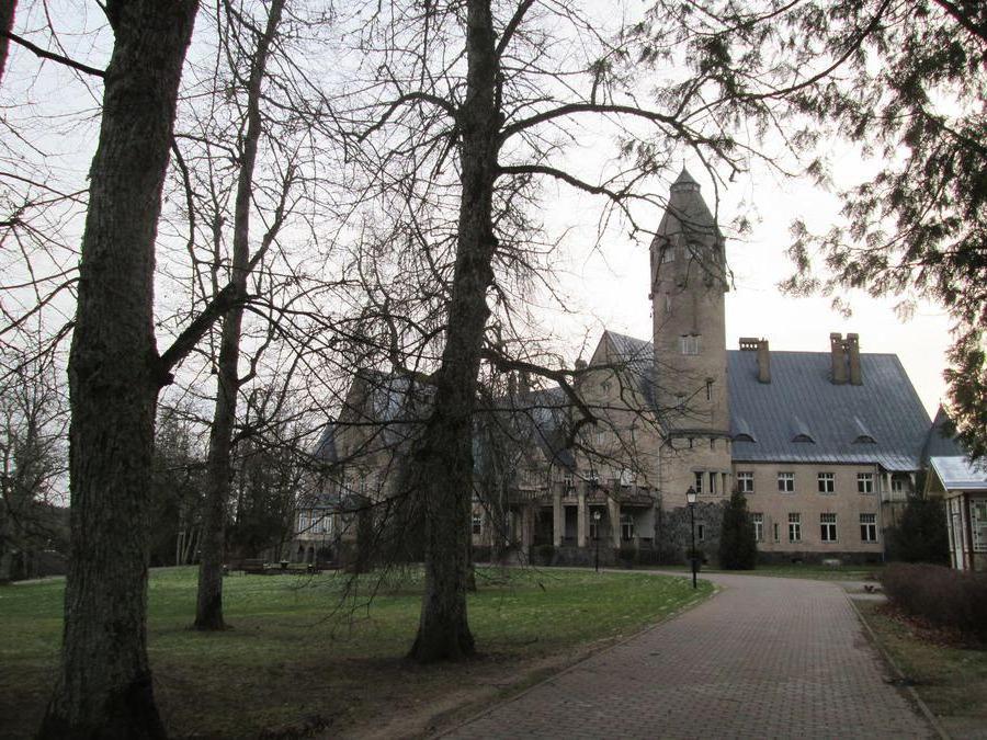 Main building of Taagepera Manor