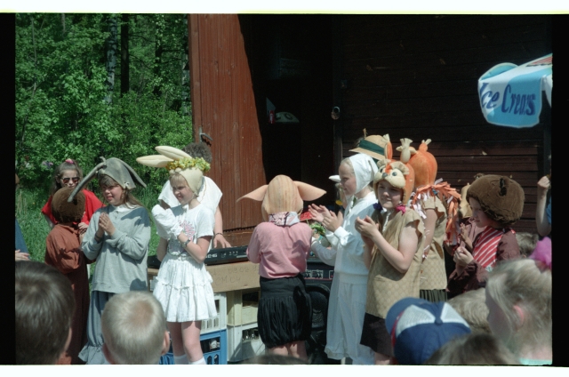 Kostümeeritud lapsed Tallinna Loomaaias