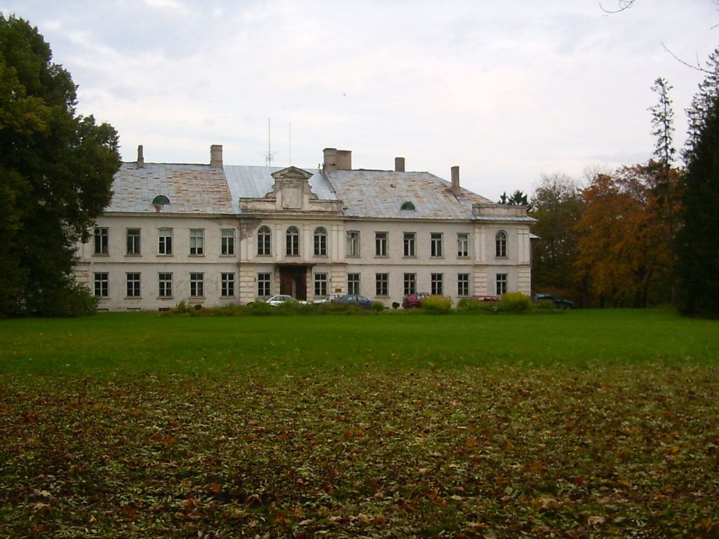 Main building of Harku Manor, 18-19th century.