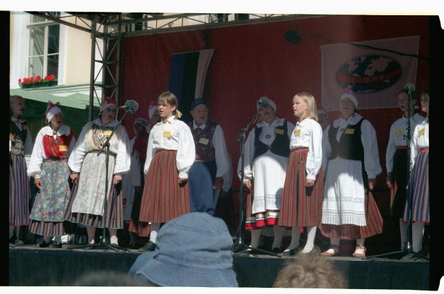 Folkloorifestival BALTICA 2004 Tallinnas Raekoja platsil